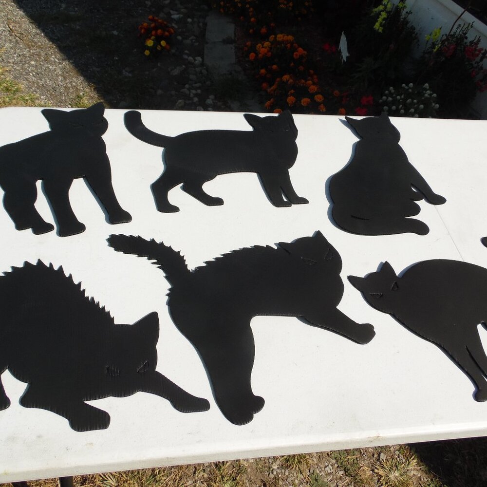 Halloween Spooky Cats Yard Decor with stakes and LED Glowing eyes!
